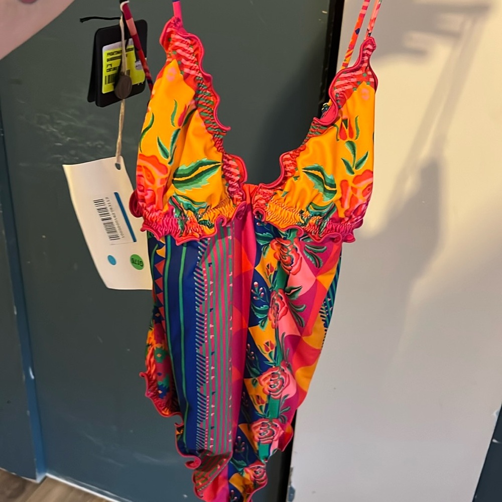 Small bodysuit